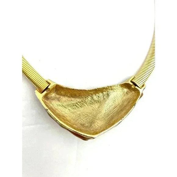 VTG Gold Tone Metal Necklace Unique Kitsch Design 12" Long - Picture 2 of 8